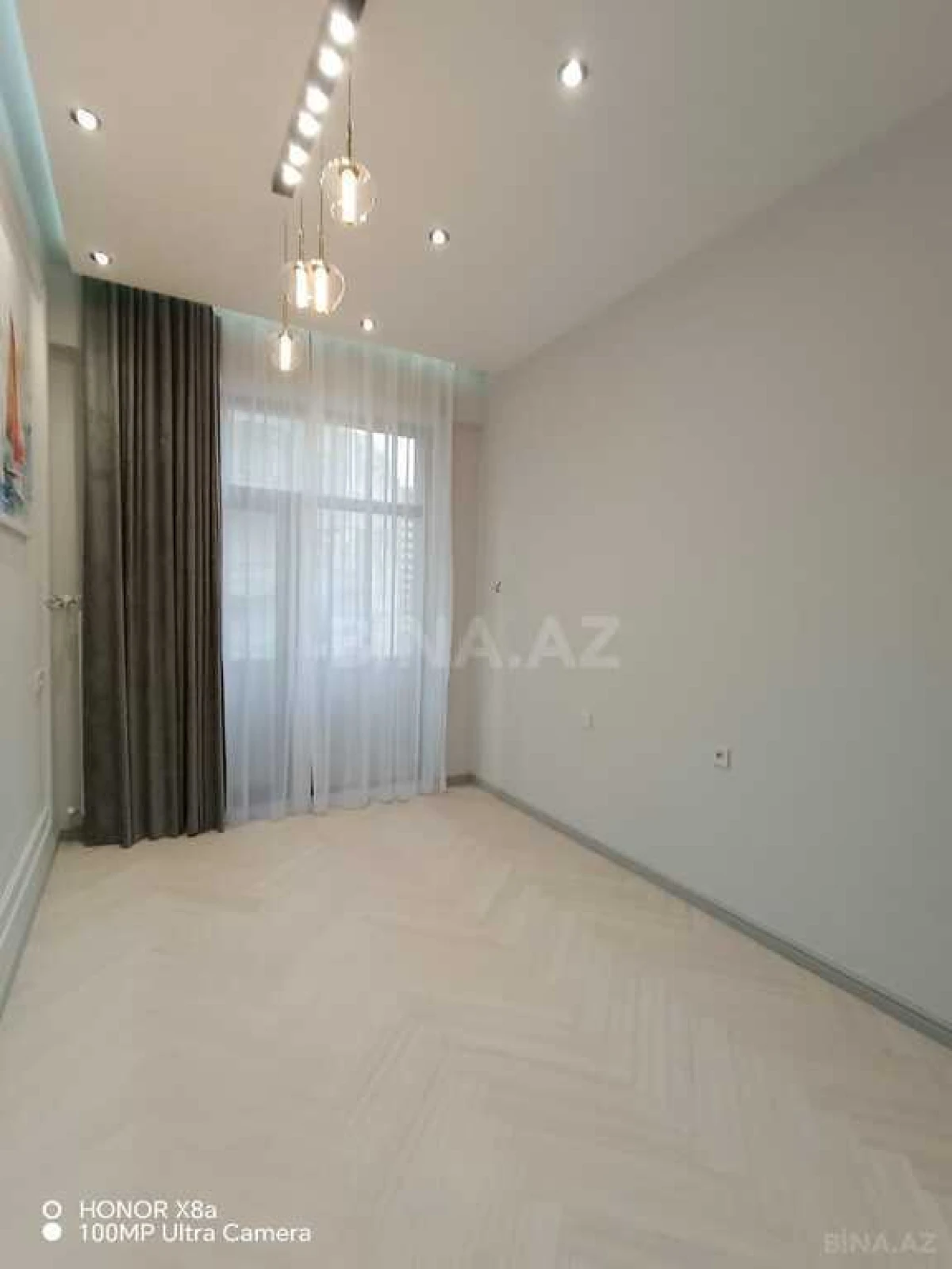 Satılır 3 otaqlı mənzil 125 m²