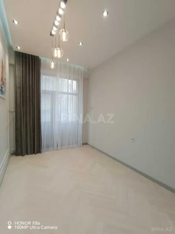 Satılır 3 otaqlı mənzil 125 m²