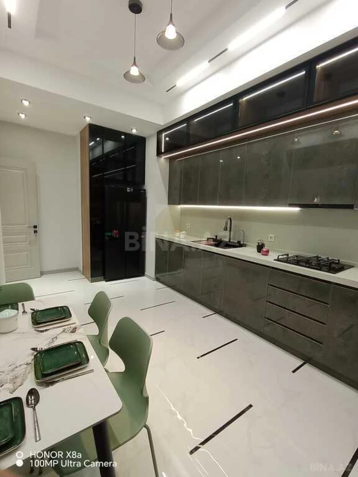 Satılır 3 otaqlı mənzil 125 m²