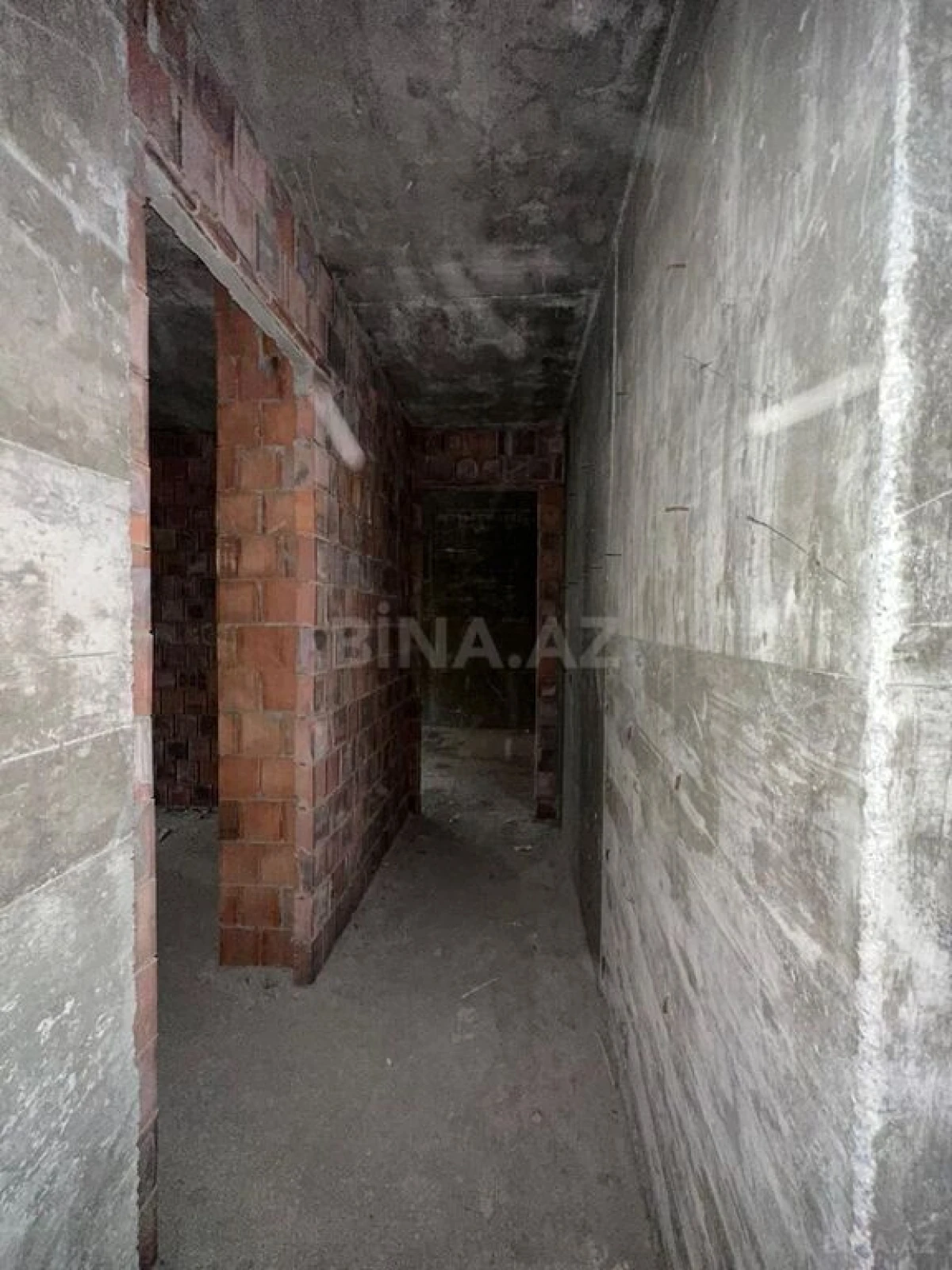 Satılır 3 otaqlı mənzil 157 m²