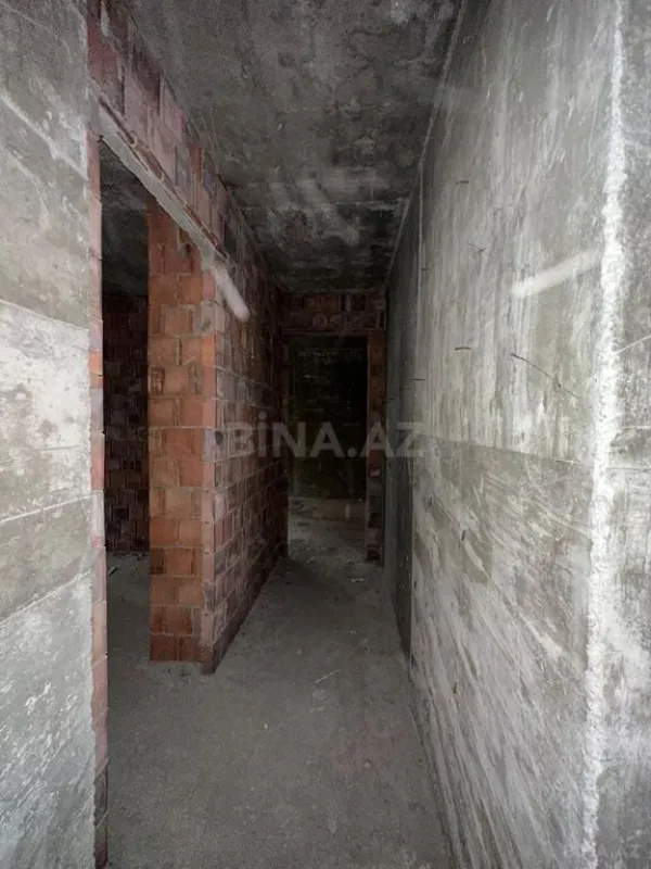 Satılır 3 otaqlı mənzil 157 m²