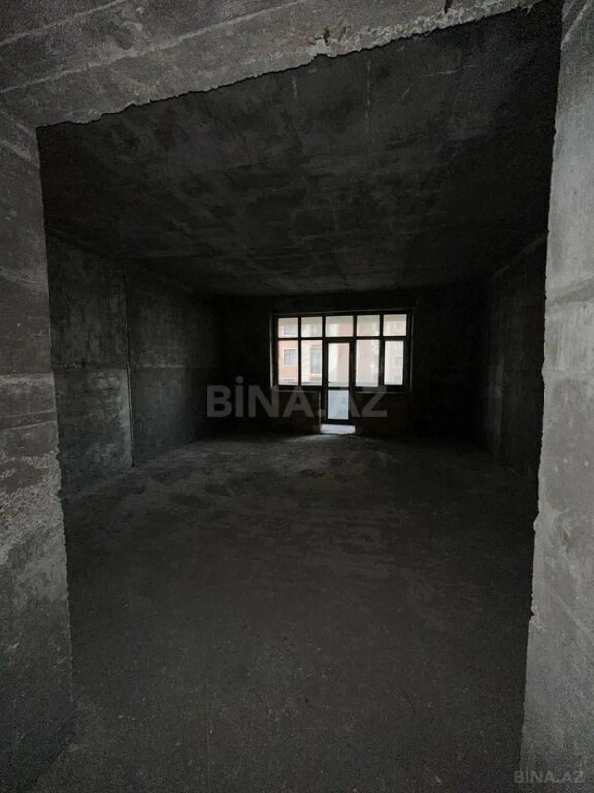 Satılır 3 otaqlı mənzil 157 m²