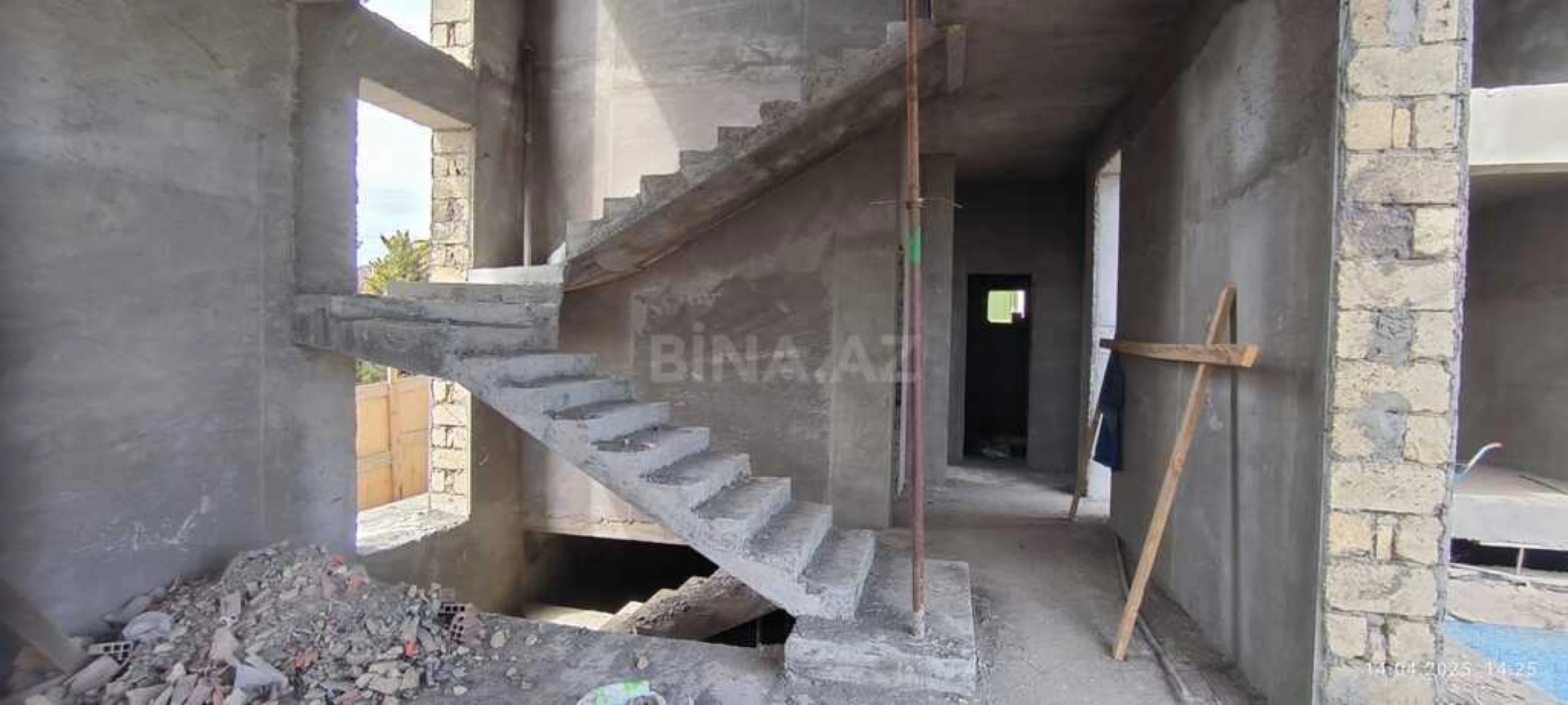 Satılır 6 otaqlı həyət evi 436 m²