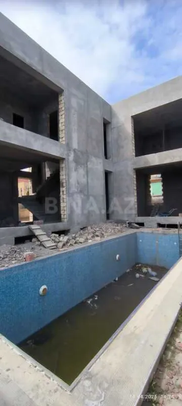 Satılır 6 otaqlı həyət evi 436 m²