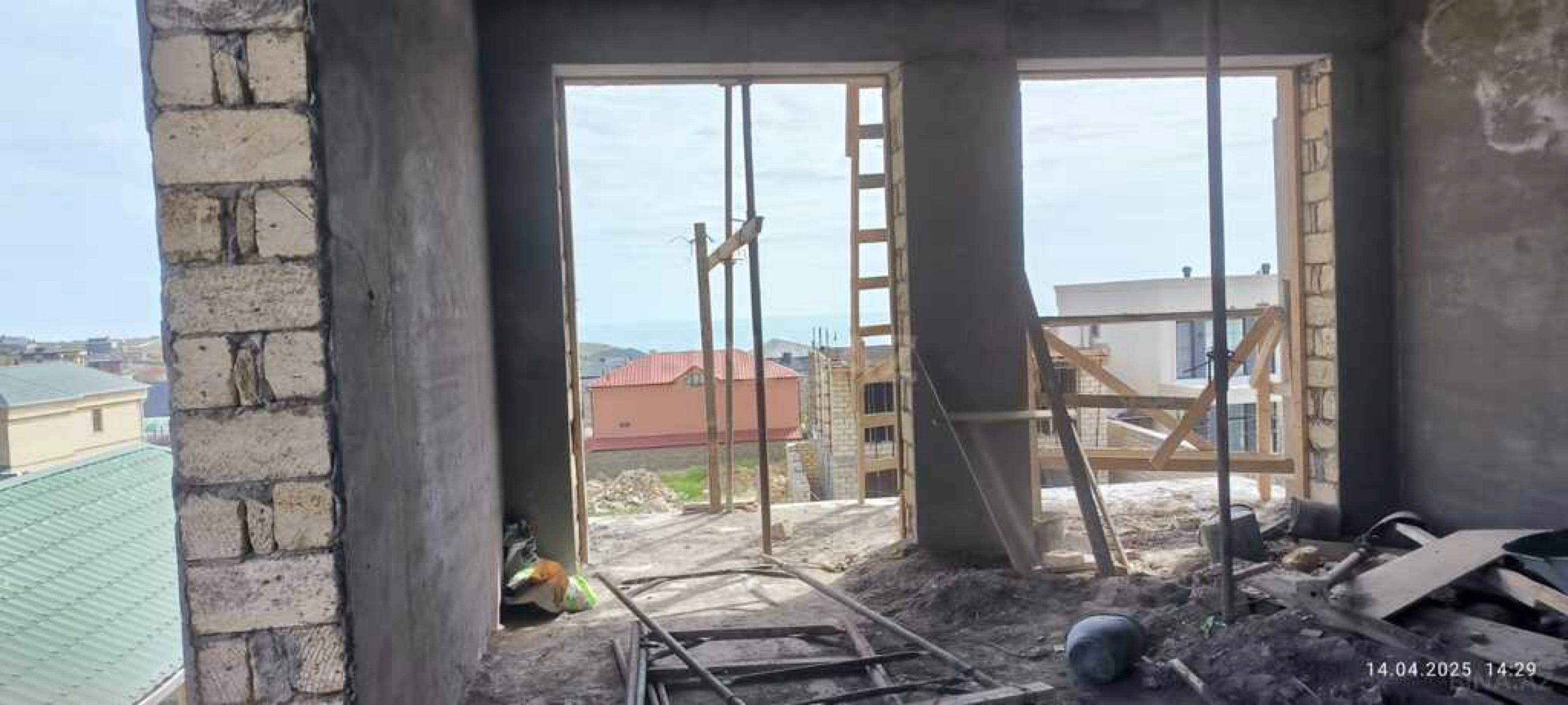 Satılır 6 otaqlı həyət evi 436 m²