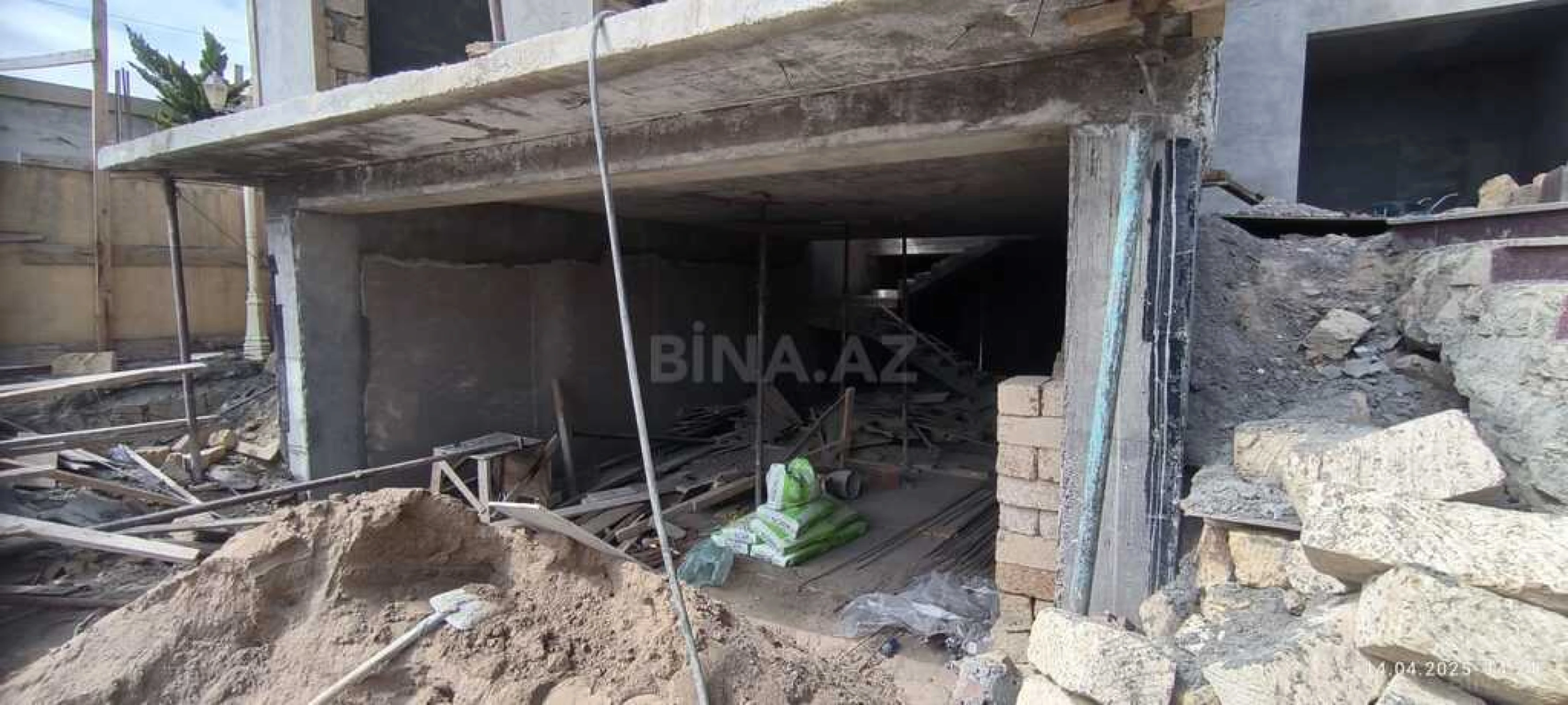 Satılır 6 otaqlı həyət evi 436 m²