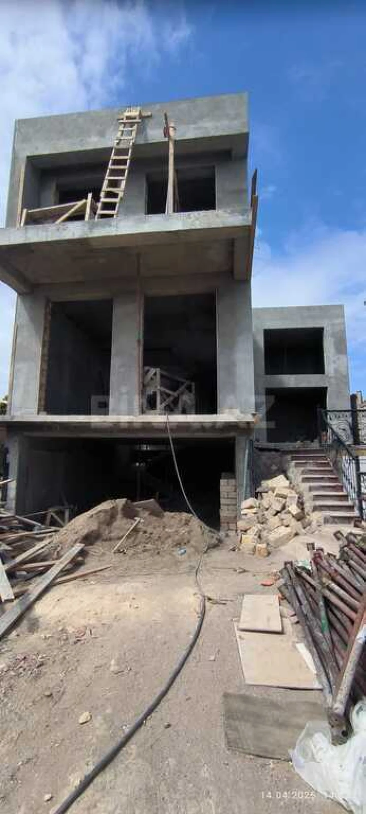 Satılır 6 otaqlı həyət evi 436 m²