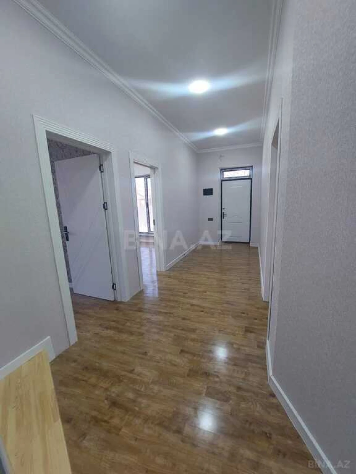 Satılır 5 otaqlı həyət evi 200 m²