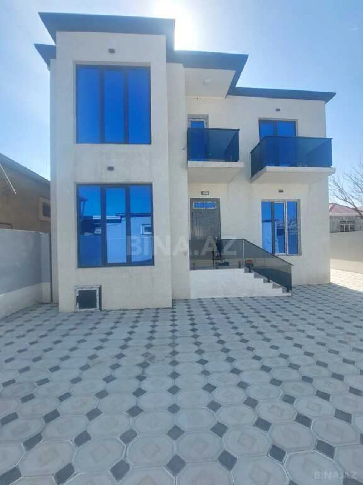 Satılır 5 otaqlı həyət evi 200 m²