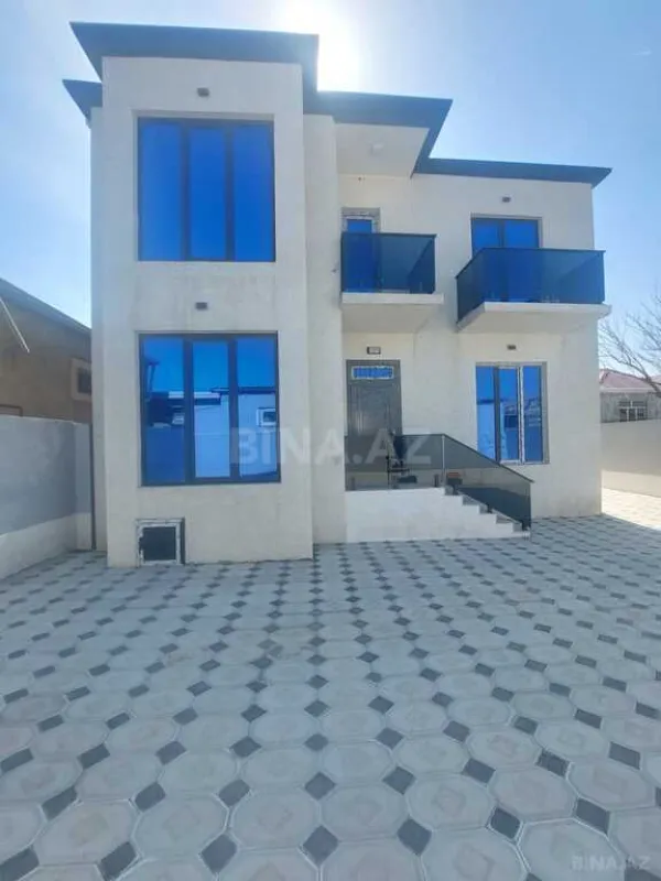 Satılır 5 otaqlı həyət evi 200 m²