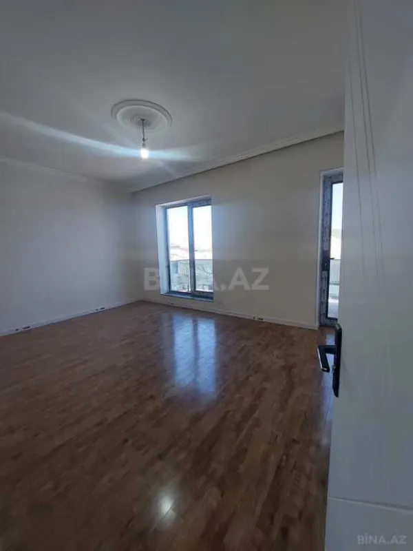 Satılır 5 otaqlı həyət evi 200 m²