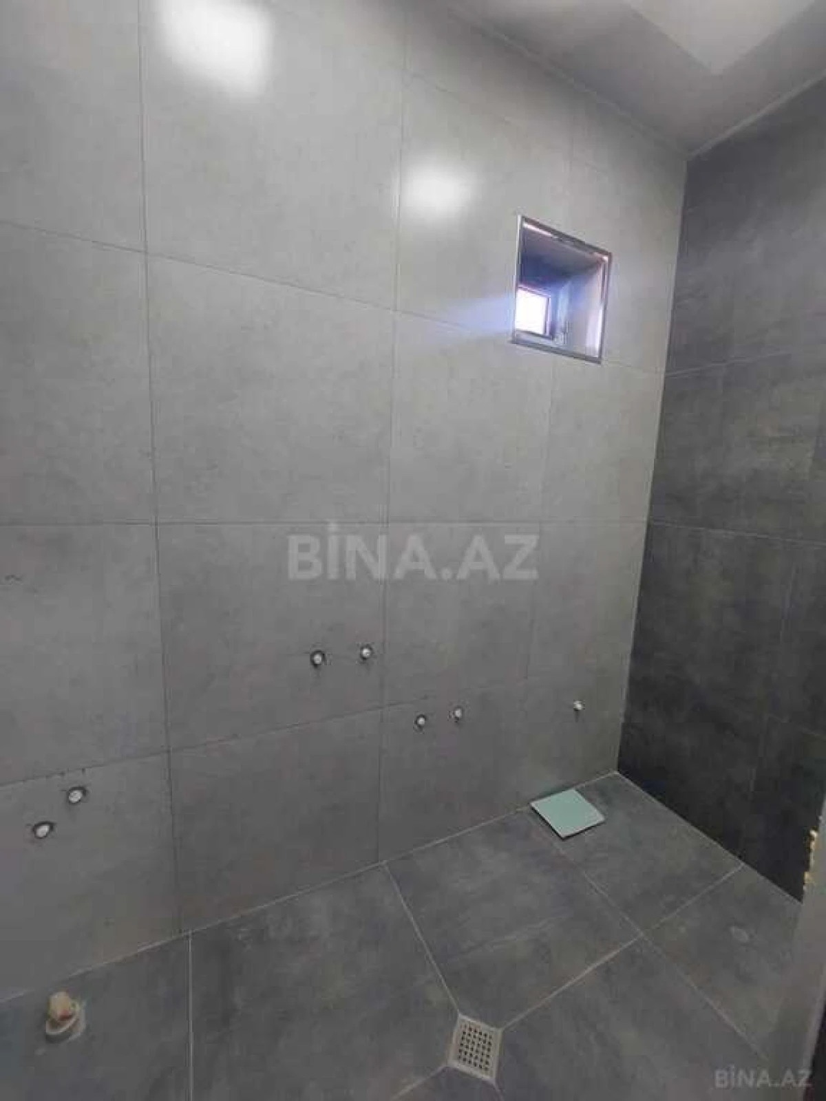 Satılır 5 otaqlı həyət evi 200 m²