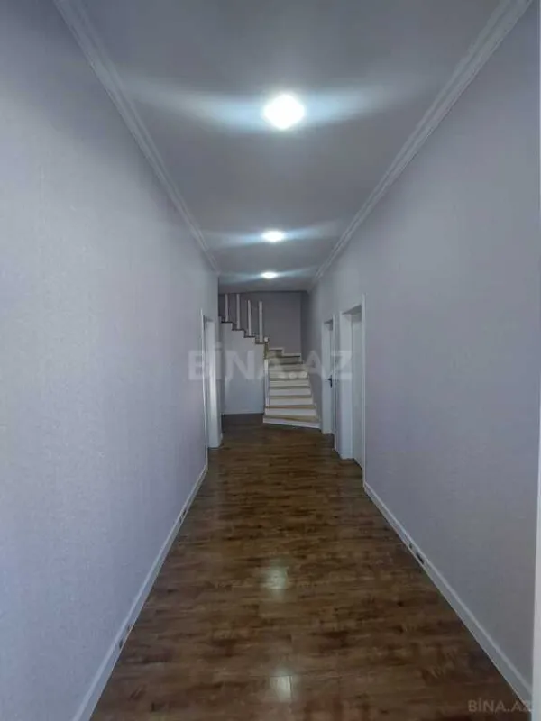 Satılır 5 otaqlı həyət evi 200 m²