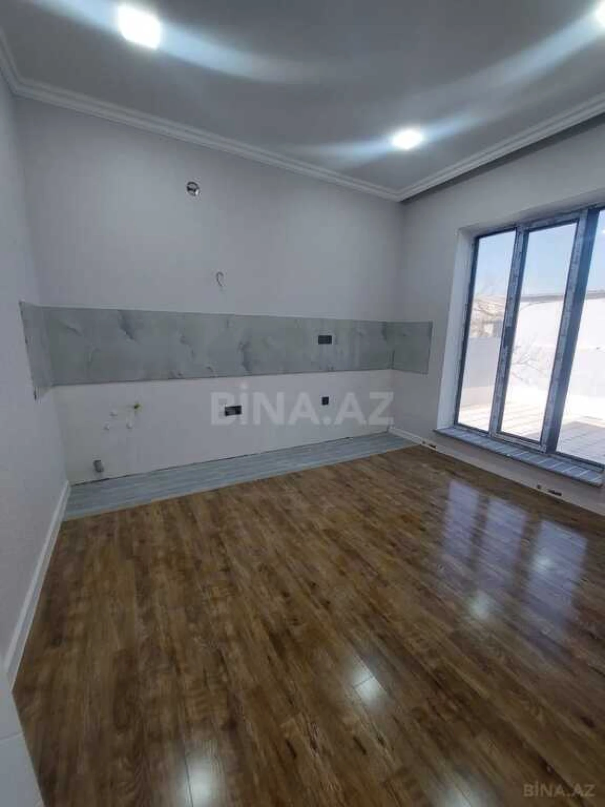 Satılır 5 otaqlı həyət evi 200 m²