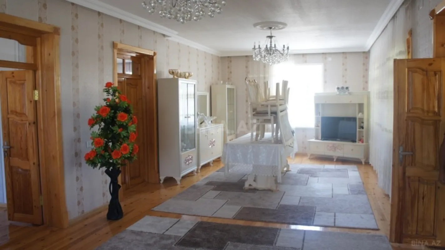 Satılır 5 otaqlı həyət evi 155.9 m²