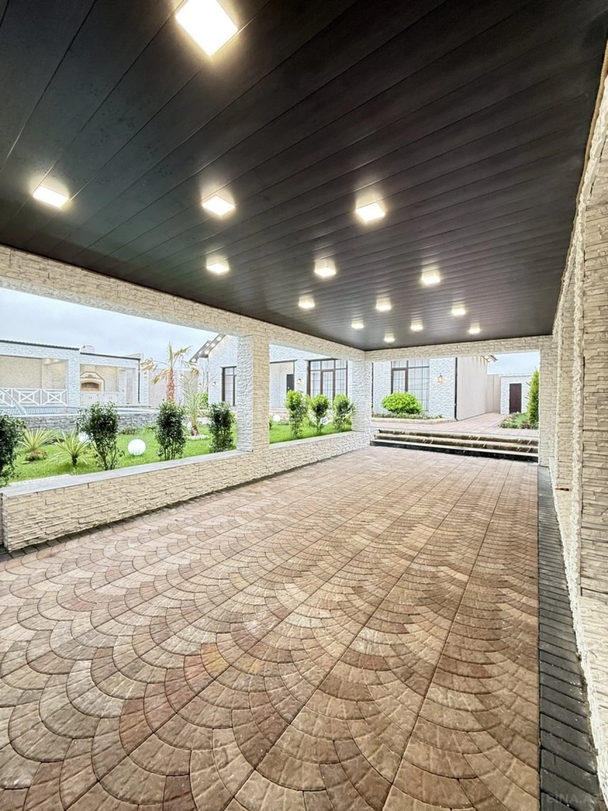 Satılır 4 otaqlı həyət evi 200 m²