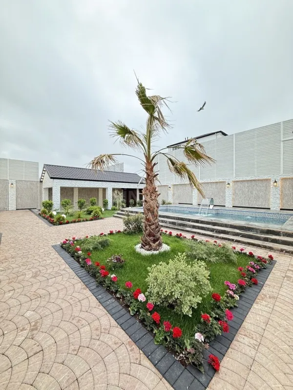 Satılır 4 otaqlı həyət evi 200 m²