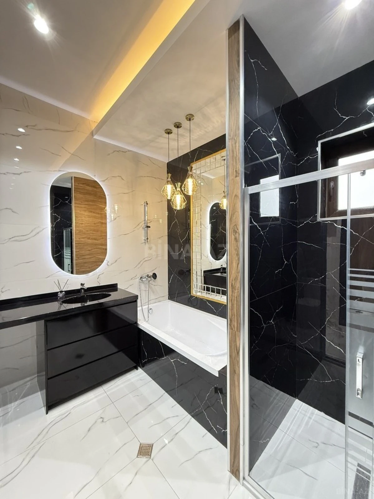 Satılır 4 otaqlı həyət evi 200 m²