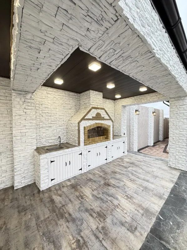 Satılır 4 otaqlı həyət evi 200 m²