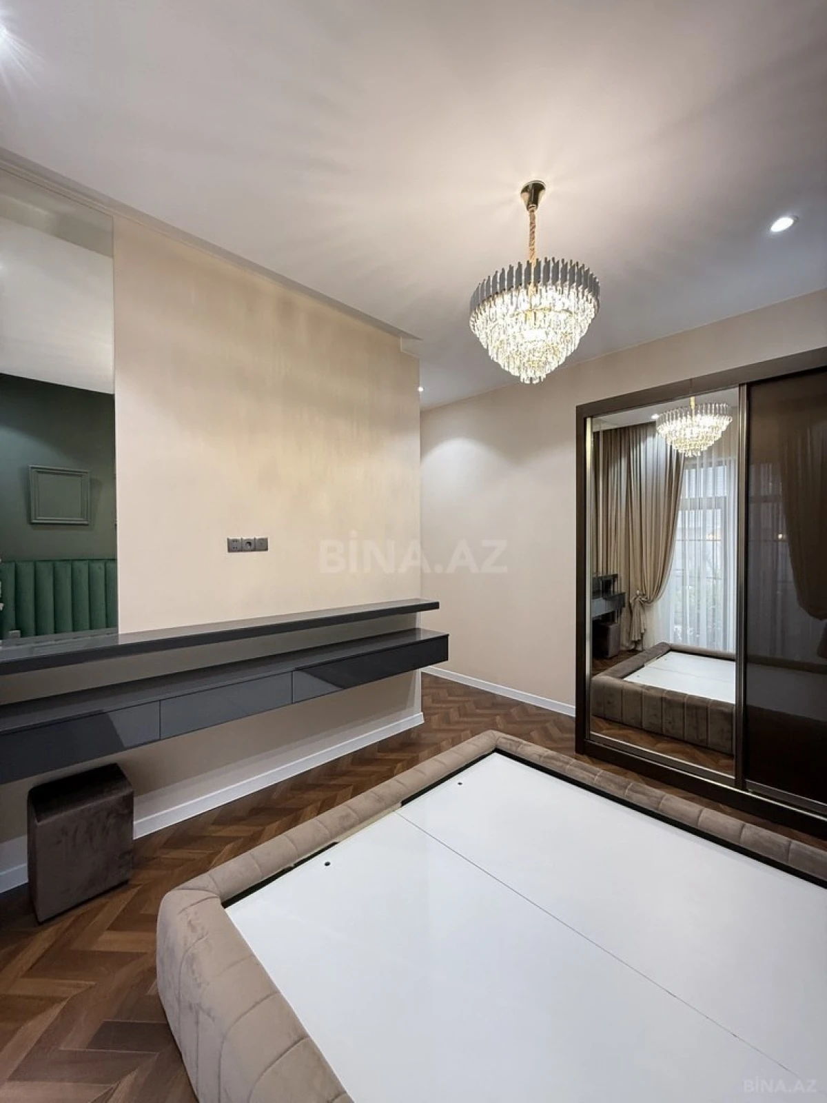 Satılır 4 otaqlı həyət evi 200 m²