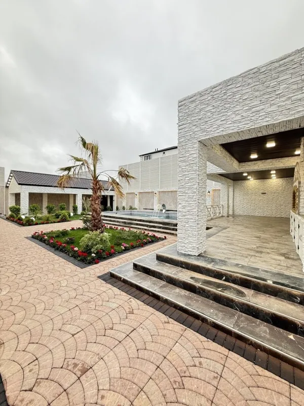 Satılır 4 otaqlı həyət evi 200 m²