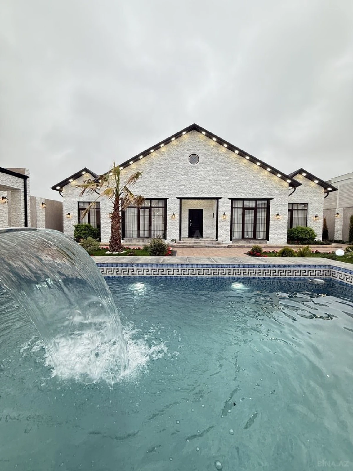 Satılır 4 otaqlı həyət evi 200 m²