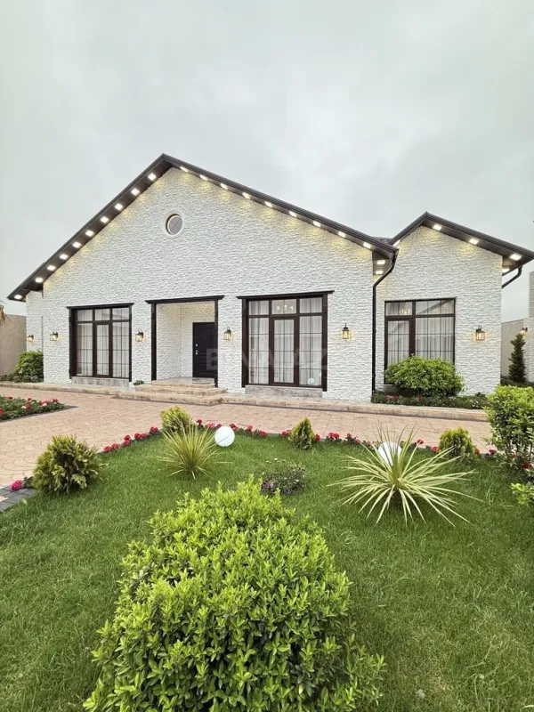 Satılır 4 otaqlı həyət evi 200 m²