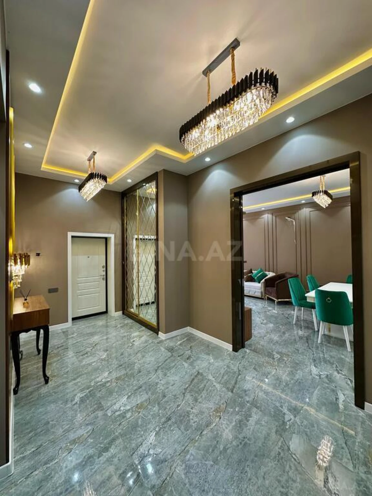 Satılır 5 otaqlı həyət evi 220 m²