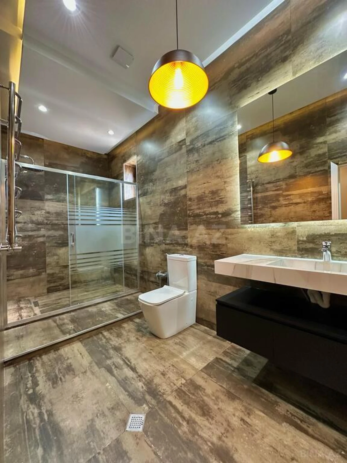 Satılır 5 otaqlı həyət evi 220 m²