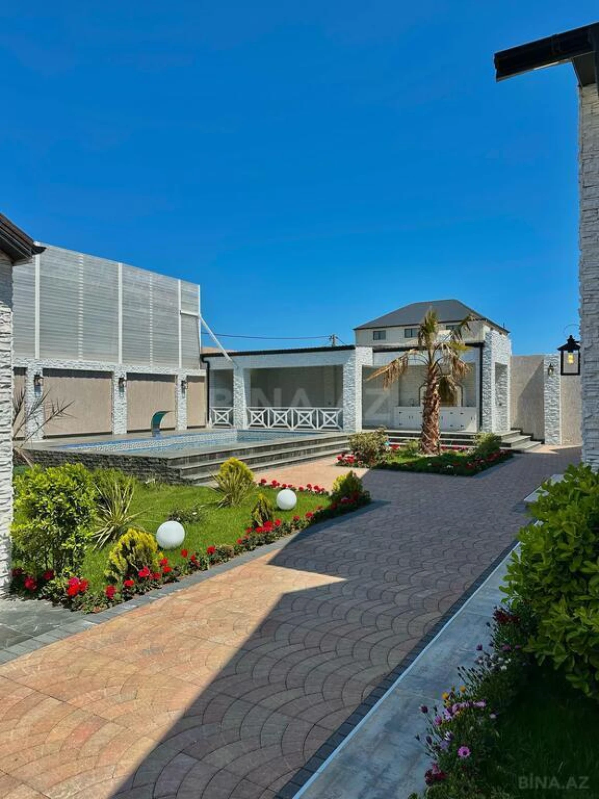 Satılır 5 otaqlı həyət evi 220 m²