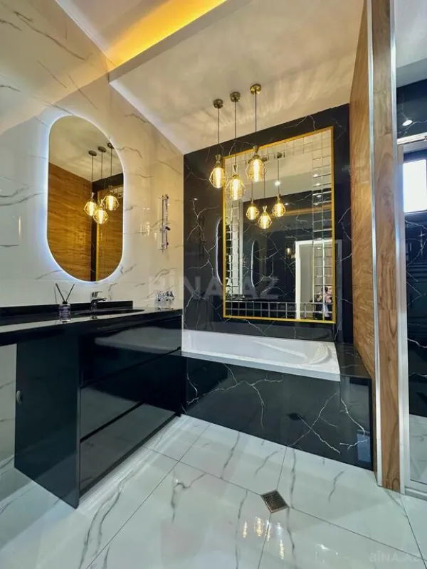 Satılır 5 otaqlı həyət evi 220 m²