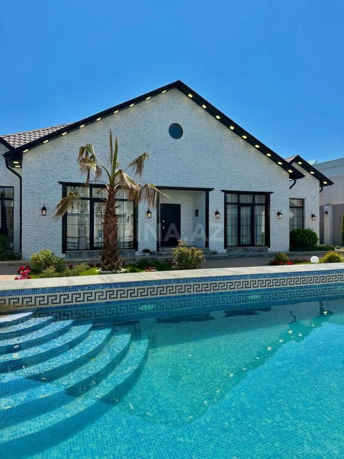 Satılır 5 otaqlı həyət evi 220 m²