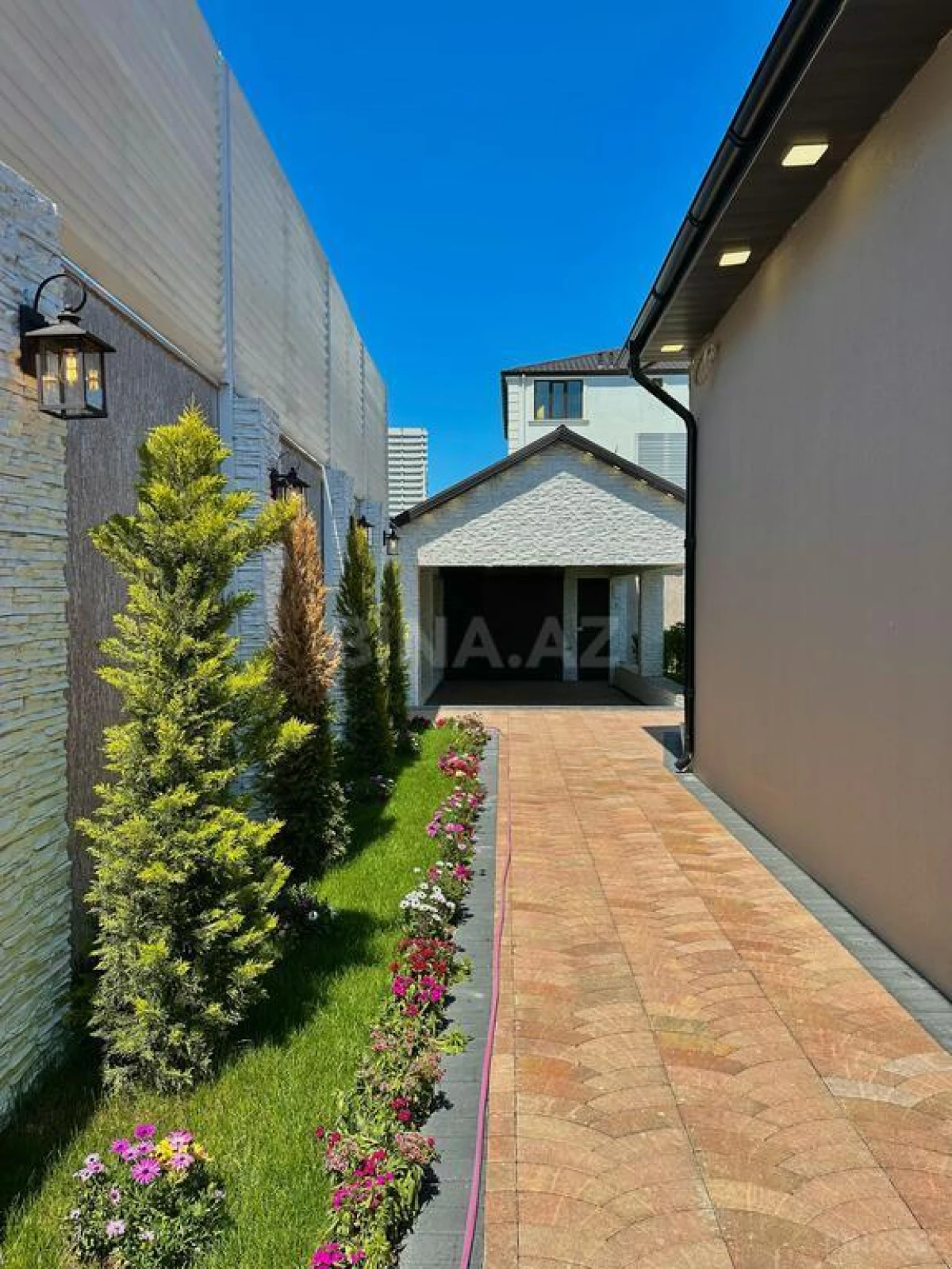 Satılır 5 otaqlı həyət evi 220 m²