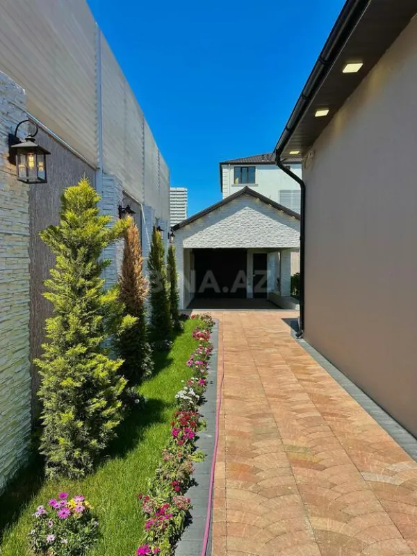 Satılır 5 otaqlı həyət evi 220 m²