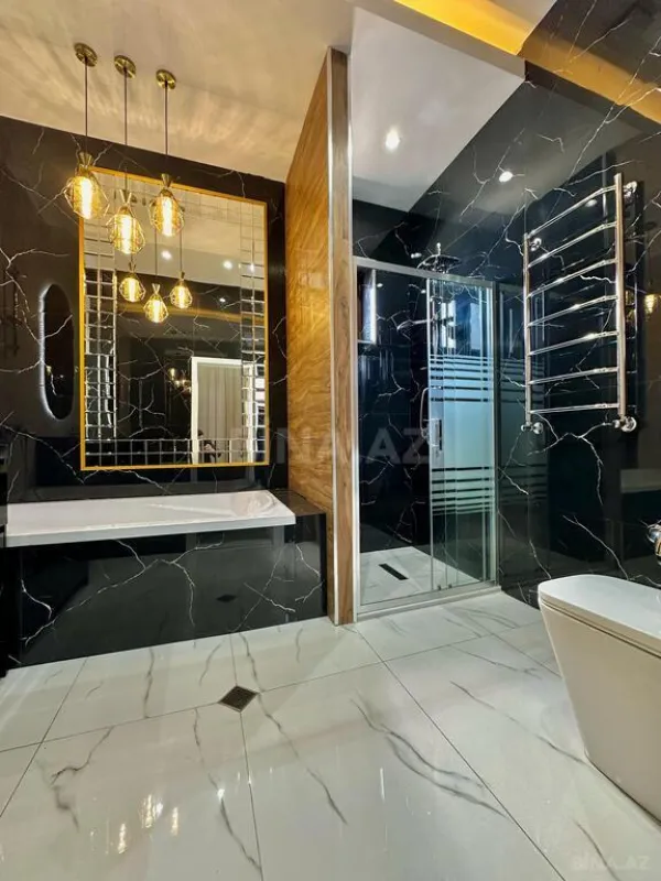 Satılır 5 otaqlı həyət evi 220 m²