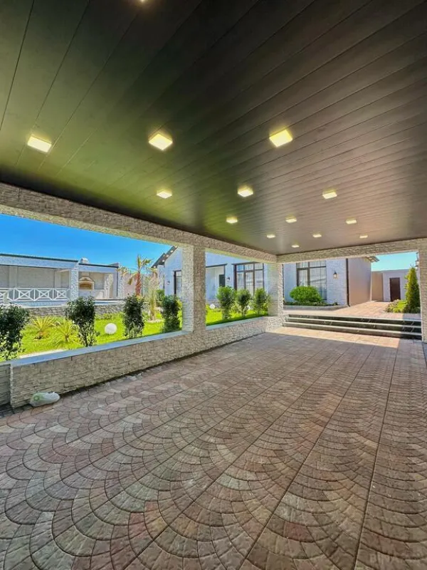 Satılır 5 otaqlı həyət evi 220 m²