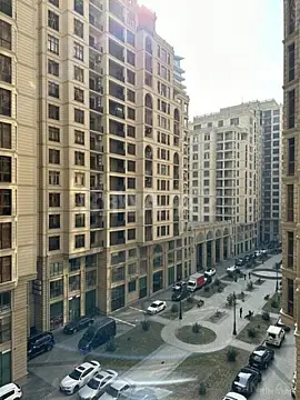 Satılır 3 otaqlı mənzil 202 m²