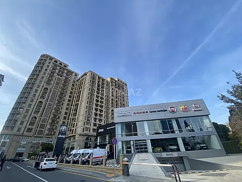 Satılır 3 otaqlı mənzil 202 m²