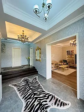 Kirayə verilir 4 otaqlı həyət evi 240 m²