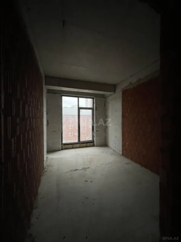 Satılır 3 otaqlı mənzil 122 m²