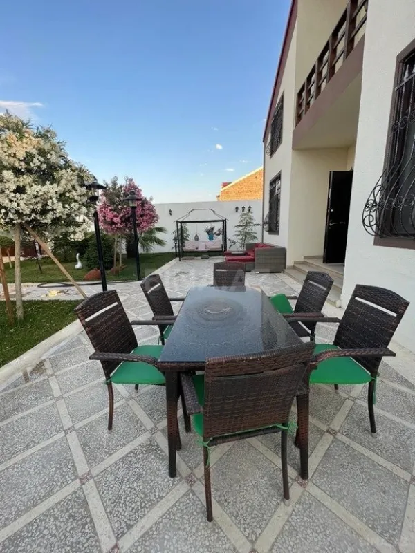 Kirayə verilir 4 otaqlı həyət evi 280 m²