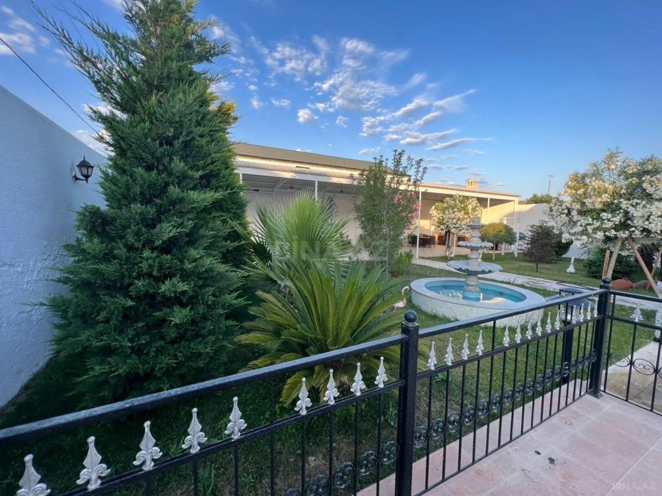 Kirayə verilir 4 otaqlı həyət evi 280 m²