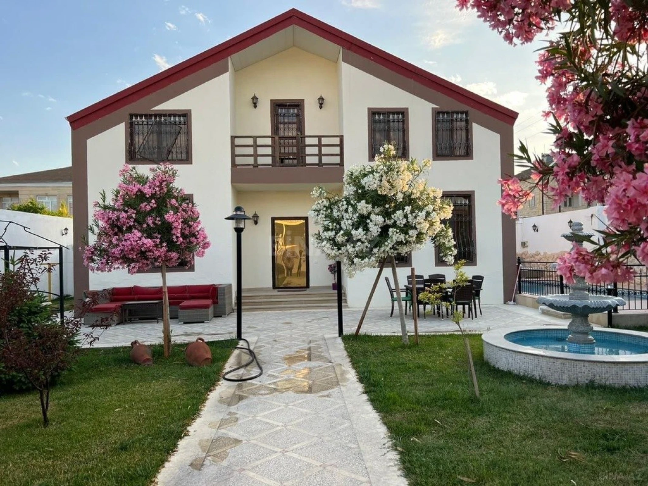 Kirayə verilir 4 otaqlı həyət evi 280 m²