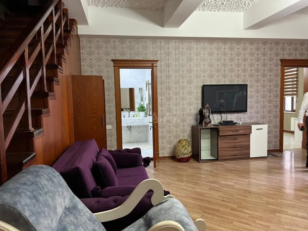 Kirayə verilir 4 otaqlı həyət evi 280 m²