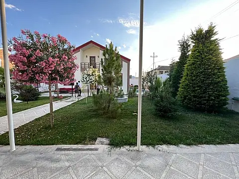 Kirayə verilir 4 otaqlı həyət evi 280 m²