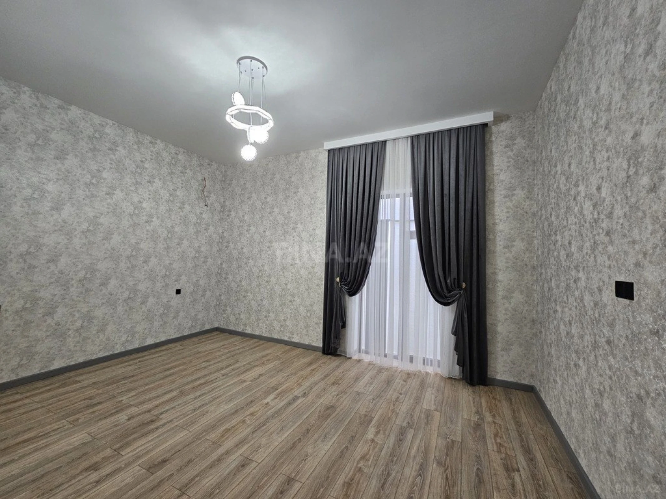 Satılır 4 otaqlı həyət evi 170 m²