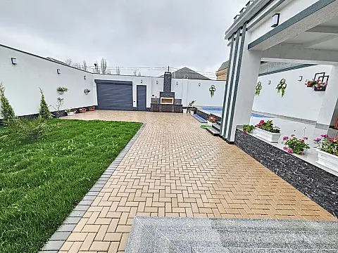 Satılır 4 otaqlı həyət evi 170 m²