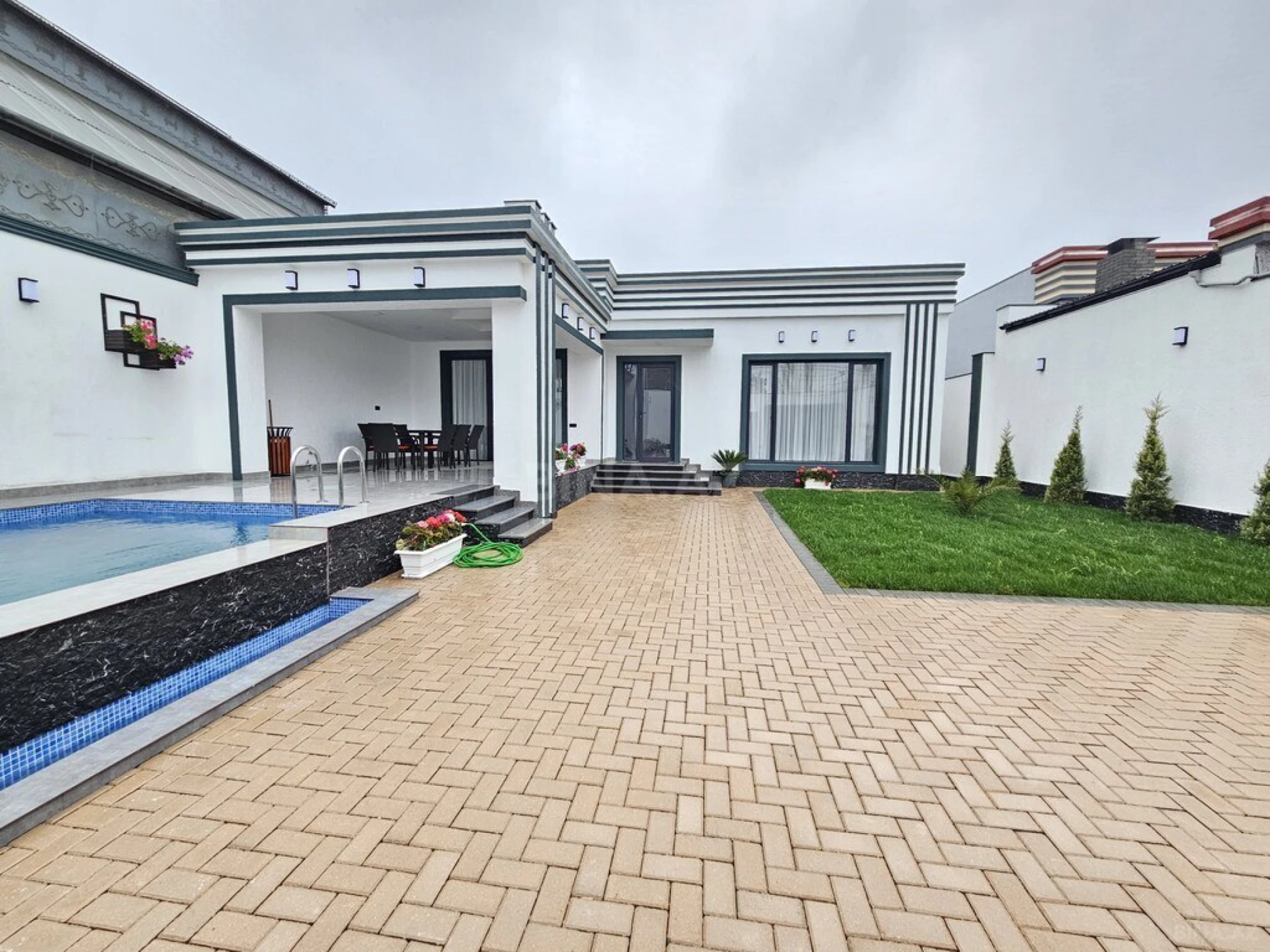 Satılır 4 otaqlı həyət evi 170 m²