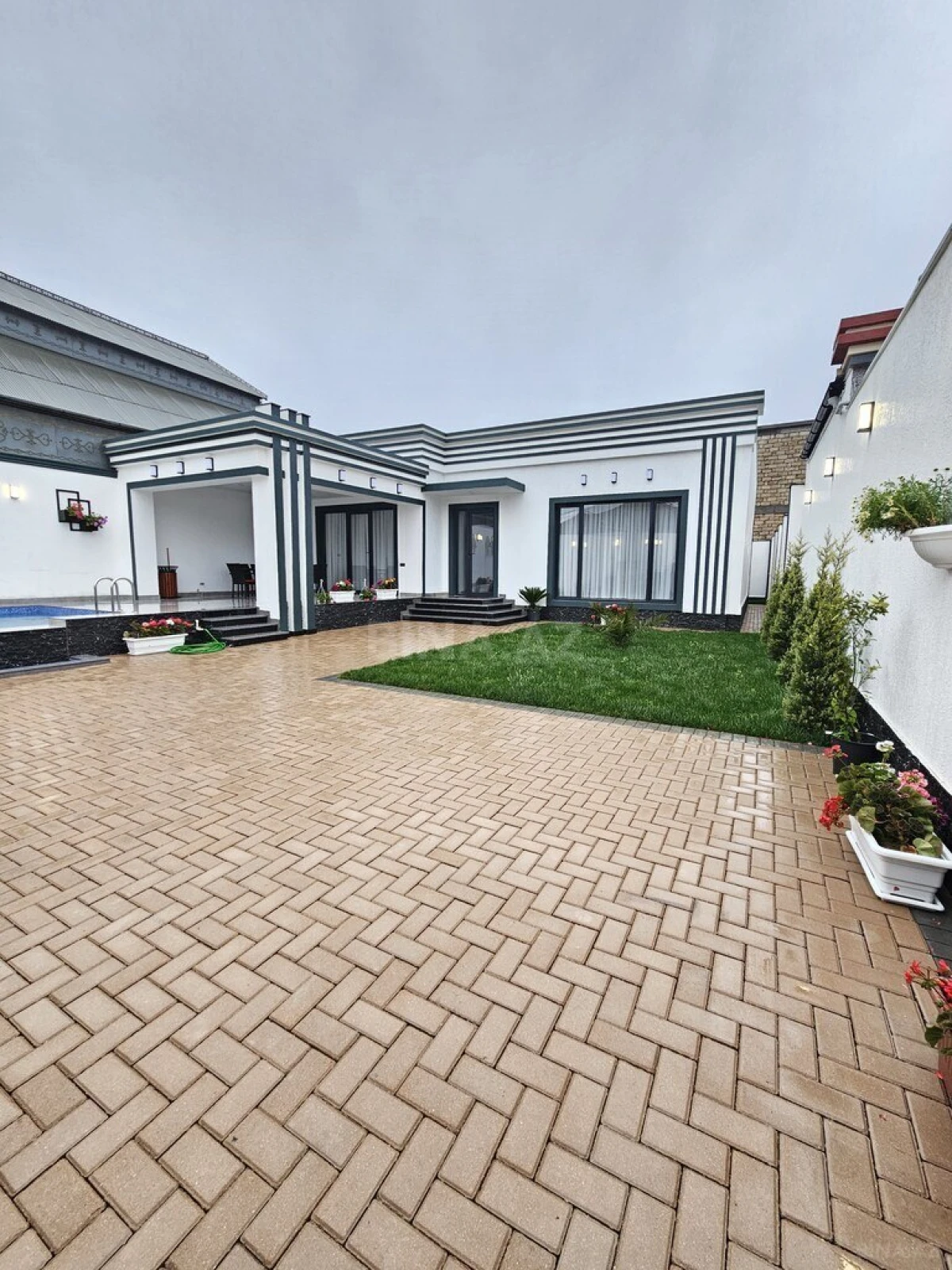 Satılır 4 otaqlı həyət evi 170 m²