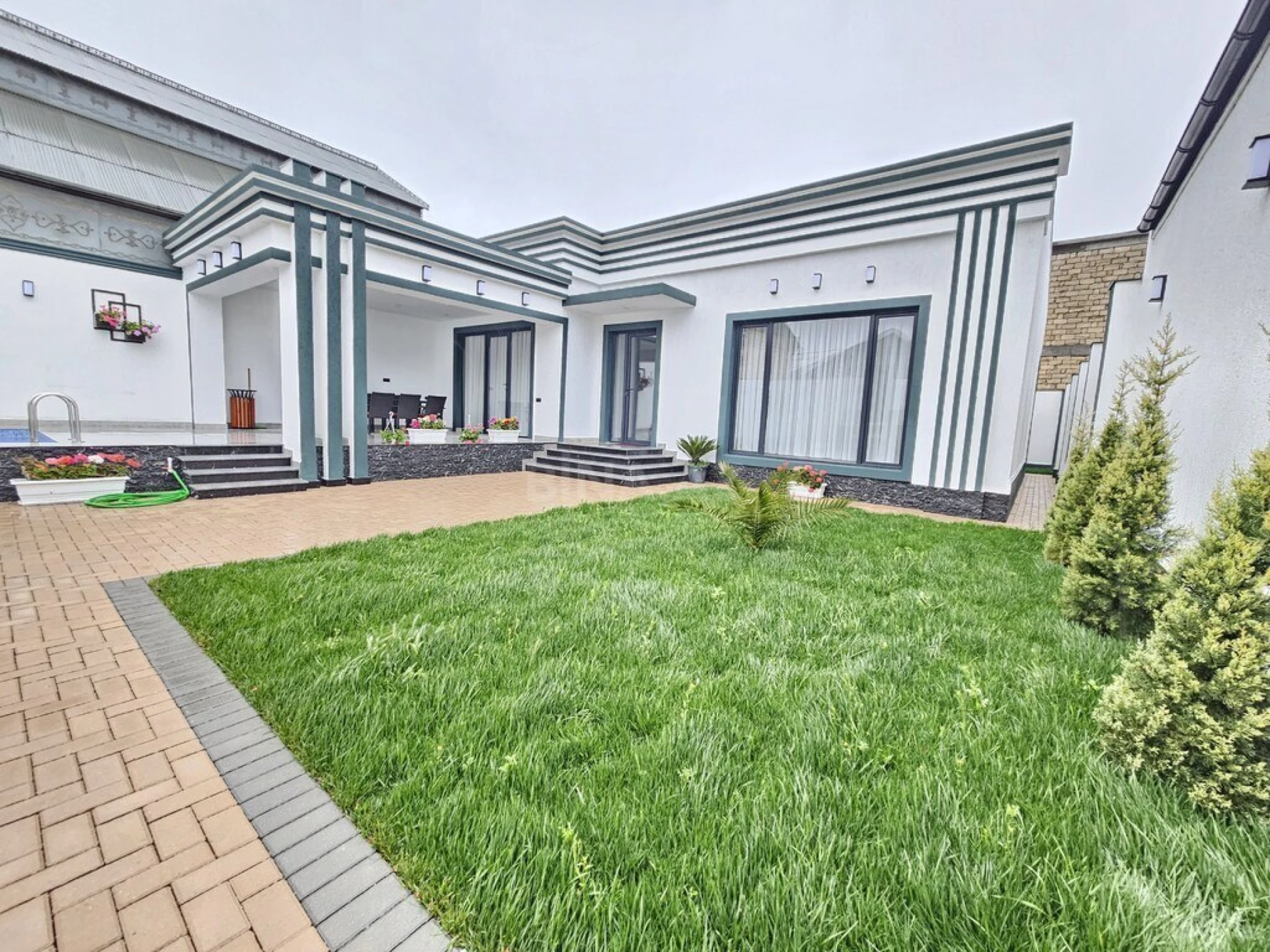 Satılır 4 otaqlı həyət evi 170 m²